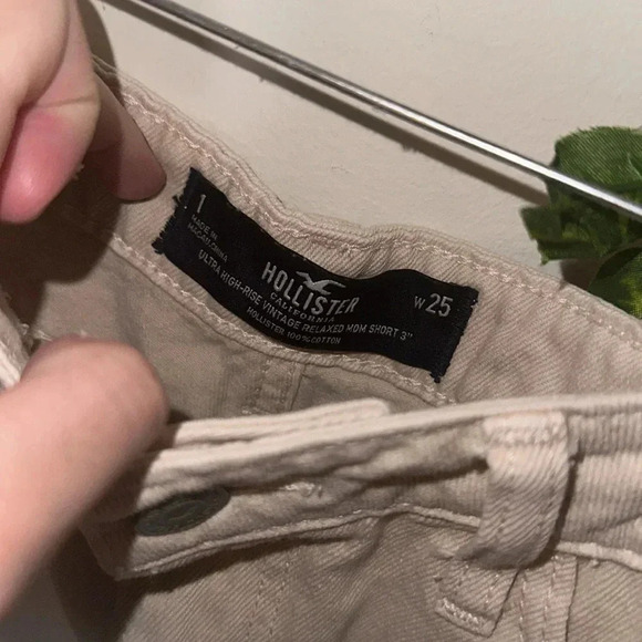 Hollister “Ultra High-Rise Vintage Relaxed Mom Short 3” “ - Picture 6 of 6